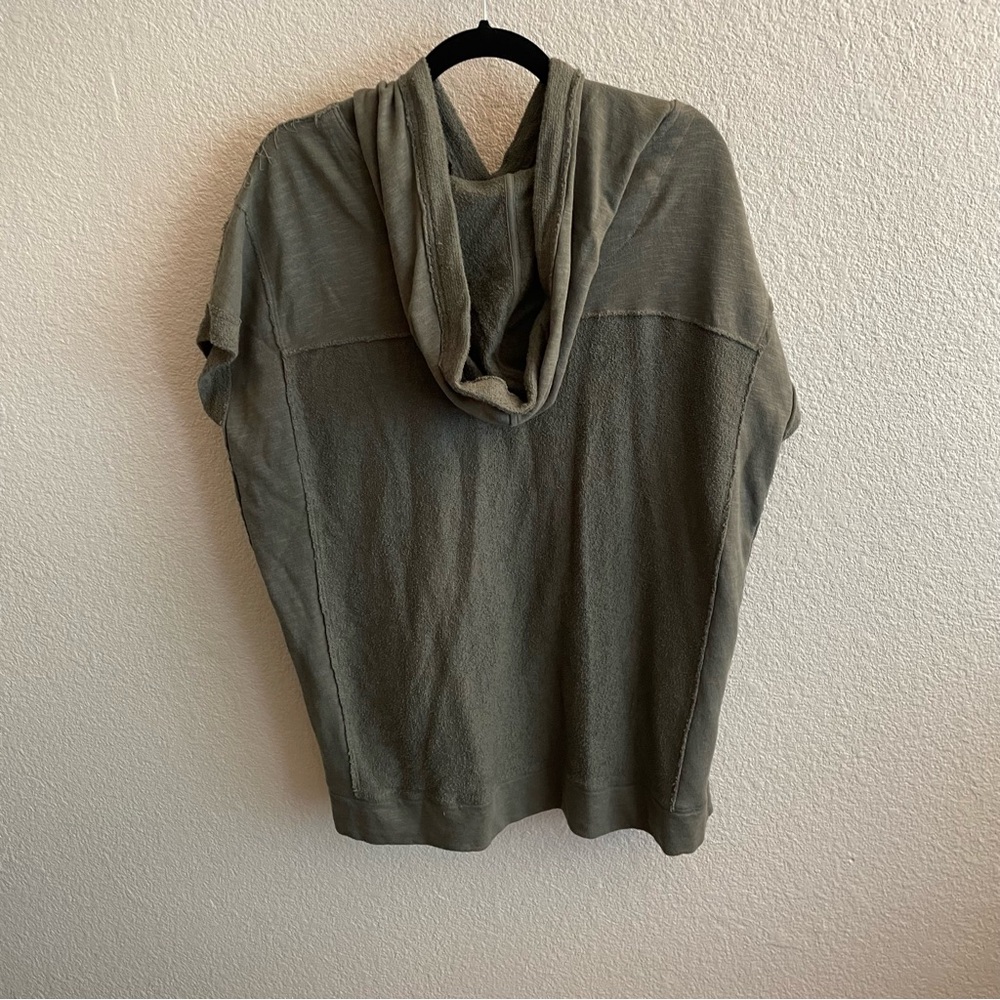 NWT Saturday Sunday Anthropologie Sleeveless Hooded Sweater Olive Green - Picture 3 of 3